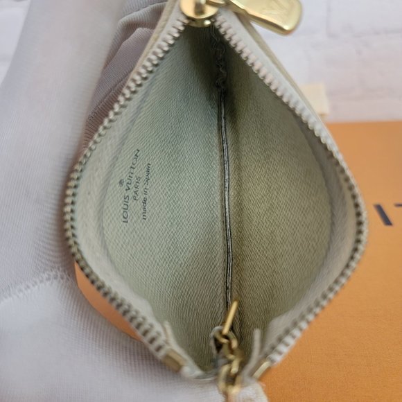 ❌❌SOLD ❌❌ Louis Vuitton Key Pouch Damier Azur - Picture 9 of 10